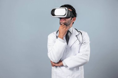 Kafkas doktoru tıbbi veriler hakkında karar veriyor ve düşünüyor. Profesyonel doktor, laboratuvar önlüğü ve sanal gerçeklik gözlüğü takarak metaevren ve sanal gerçeklik dünyasına girer. Yenilik kavramı. Sapma.