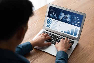 İş veri paneli, pazarlama stratejisi planlaması için iş zekası analizi sunar. Müşteri taleplerini analiz etmek ve iş dünyasının geleceğini önceden görmek için büyük veriler sunulur.