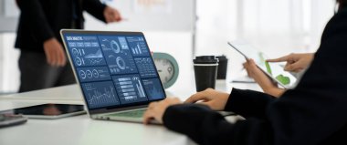 İş veri paneli, pazarlama stratejisi planlaması için iş zekası analizi sunar. Müşteri taleplerini analiz etmek ve iş dünyasının geleceğini önceden görmek için büyük veriler sunulur.