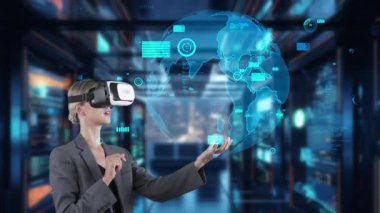 VR 'nin gelecekteki küresel pazar yenilik arayüzü dijital bilgi ağı teknolojisi sanal hologram sunucu odasını kullanarak büyük veri dinamik dönen dünya ekranını finanse etmeye çalışan kadın. Kısıtlanma.