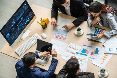 İş veri paneli, pazarlama stratejisi planlaması için iş zekası analizi sunar. Müşteri taleplerini analiz etmek ve iş dünyasının geleceğini önceden görmek için büyük veriler sunulur.