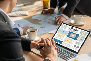 Web sitesi tasarım yazılımı çevrimiçi perakende ticaret ve e-ticaret için rahat bir şablon sağlar