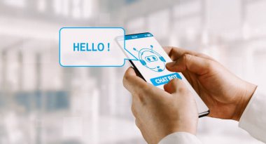 Al Chatbot akıllı dijital müşteri hizmetleri uygulaması konsepti. Bilgisayar ya da mobil aygıt uygulaması kullanılıyor. Yapay zeka sohbet botu otomatik olarak çevrimiçi iletiye cevap veriyor.