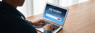 Çalışanların işe alım İnternet ağındaki iş fırsatlarını araması için mod web sitesinde online iş araması