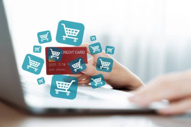 Hologram arayüzü olan zarif müşteri kartı çevrimiçi platformu seçer. Açık e-ticaret uygulaması nakitsiz teknoloji alışveriş envanteri kullanırken akıllı tüketiciler dizüstü bilgisayar kullanıyor. Siber Nakit.