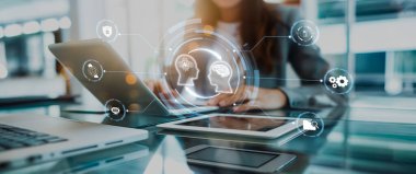 Yapay zeka mühendisliği, büyük veri ve yapay zeka makinesi kavramında yapay zeka beyin işlemcisiyle iş desteği için üretken yapay zeka kullanmayı öğrenen insan etkileşimi. EIDE