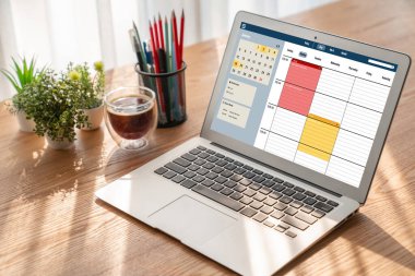 İnternet sitesindeki modish regrition için çevrimiçi aplikasyon rezervasyon takvimi