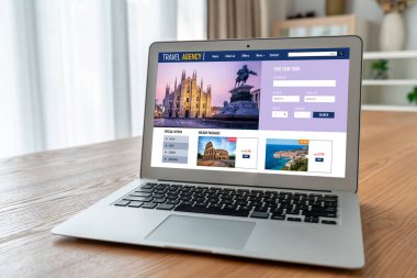 Model arama ve seyahat planlama için internet sitesi uçuş, otel ve tur rezervasyonları için anlaşma ve paket sunuyor