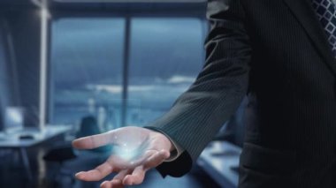 İş adamı, güvenli ve etkili yöntemlerin sergilendiği çevrimiçi bir ödeme işlemi başlattı. Güvenli çevrimiçi ödeme işlemleri için en iyi uygulamaları öğren. Kullanıcı Kimliği