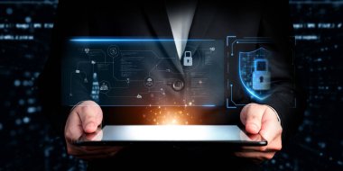 İş adamı siber güvenliğin özünü keşfeder. Siber koruma yöntemlerini, tehditleri derinlemesine araştır ve siber güvenlik duruşunu güçlendir. Siber Güvenlik Çağı FaaS 'ında yol almak için gerekli.