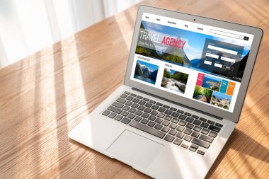 Model arama ve seyahat planlama için internet sitesi uçuş, otel ve tur rezervasyonları için anlaşma ve paket sunuyor