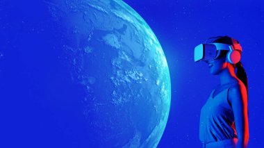 VR gözlüklü kadın dönen dünya yüzeyine bakıyor gelecekteki küresel yenilik arayüzünde dijital 3D bilgi ağı teknolojisi görsel hologram animasyonunda metaevrene dönüyor. Halüsinasyon.