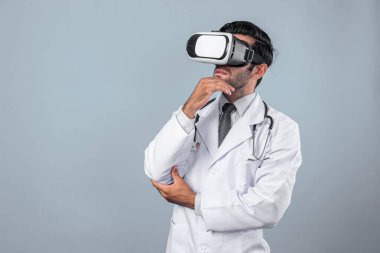 Kafkas doktoru tıbbi veriler hakkında karar veriyor ve düşünüyor. Profesyonel doktor, laboratuvar önlüğü ve sanal gerçeklik gözlüğü takarak metaevren ve sanal gerçeklik dünyasına girer. Yenilik kavramı. Sapma.