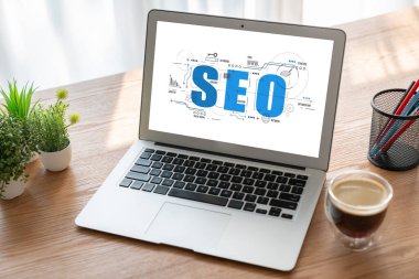 Model e-ticaret için SEO arama motoru optimizasyonu ve bilgisayar ekranında gösterilen çevrimiçi perakende işi