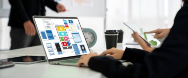 Model mobil uygulama ve web sitesi için UX UI tasarım süreci. Profesyonel uygulama geliştiricisi için kablo grafiğinin yaratıcı prototipi .