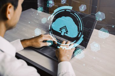 İş ağı konsepti için bulut bilgisayar teknolojisi ve çevrimiçi veri depolama. Bilgisayar, bulut veri transferi için internet sunucusuna 3 boyutlu fütüristik grafik arayüzü ile bağlanır. uds