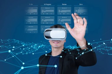 İş adamı görevleri ve yapılacak şeyleri kategorilere ayırır, gözden geçirme projesi yönetimini düzene sokar. Proje verimliliği ve başarısı için yönetilecek olan görev optimize ediliyor. FaaS