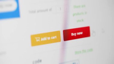 İlginç ürünleri çevrimiçi mağaza uygulamasından almak için şimdi satın al düğmesine tıklayın. Tüketici e-ticaret web sitesi internet üzerinden alışveriş yapıyor. Uygun konsept için çevrimiçi teknoloji. Webography.