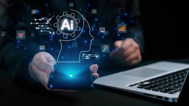 Yapay zeka mühendisliği, büyük veri ve yapay zeka makinesi kavramında yapay zeka beyin işlemcisiyle iş desteği için üretken yapay zeka kullanmayı öğrenen insan etkileşimi. Kullanıcı Kimliği