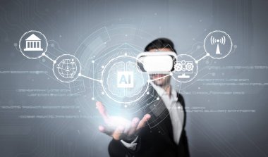 Beyaz iş adamı, performansı desteklemek ve yardımcı olmak için sohbet botu kullanıyor. Meta-evren ve görsel gerçeklik dünyasına bağlanırken sanal gerçeklik gözlüğü kullanan yetenekli bir yatırımcı. Teknoloji yeniliği. Sapma.