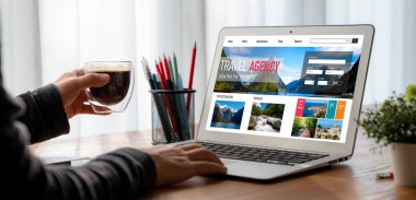 Model arama ve seyahat planlama için internet sitesi uçuş, otel ve tur rezervasyonları için anlaşma ve paket sunuyor