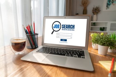Çalışanların işe alım İnternet ağındaki iş fırsatlarını araması için mod web sitesinde online iş araması