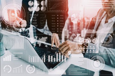 İş Mali Analitik Konsepti için Büyük Veri Teknolojisi. Modern arayüz ekranda iş satış raporları, kâr tablosu ve borsa eğilimleri analizleri hakkında muazzam bilgiler gösteriyor. uds