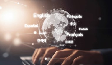 Birden fazla dille küresel iletişim. Çevrimiçi dil çalışmasına sahip dijital sanal gerçeklik küresi, çevirmenlik dersi ve bağlı VR dünyasında uygulama yetenekleri. EIDE