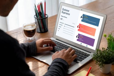 Şirket işleri için mod bilgisayar yazılımının müşteri deneyimi ve gözden geçirme analizi