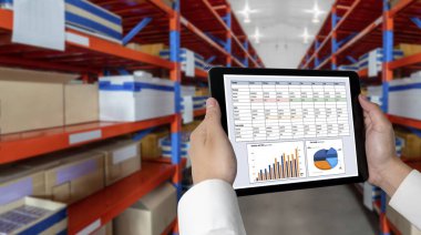 İş veri paneli, pazarlama stratejisi planlaması için iş zekası analizi sunar. Müşteri taleplerini analiz etmek ve iş dünyasının geleceğini önceden görmek için büyük veriler sunulur.