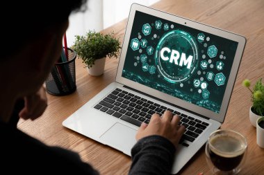 CRM işletme ve işletme için modern bilgisayarda müşteri ilişkileri yönetim sistemi