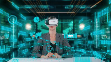 İş kadını ağ bilgisi dünya pazarı grafik analizini seçiyor VR gelecekteki küresel yenilik iş arayüzü dijital bilgi ağı teknolojisi sanal hologramı sunucuda. Kısıtlanma.