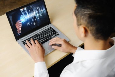 Kaliteli standartları karşılamak için mod çevrimiçi şirket işleri için uyum sistemi