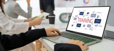 Öğrencilerin internet ağında rahatça çalışabilmeleri için yazılımlı e-öğrenme sitesi