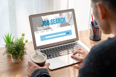Çalışanların işe alım İnternet ağındaki iş fırsatlarını araması için mod web sitesinde online iş araması