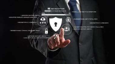 İş adamı siber güvenliğin özünü keşfeder. Siber koruma yöntemlerini, tehditleri derinlemesine araştır ve siber güvenlik duruşunu güçlendir. Siber Güvenlik Çağı FaaS 'ında yol almak için gerekli.