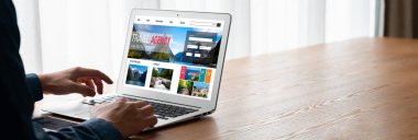 Model arama ve seyahat planlama için internet sitesi uçuş, otel ve tur rezervasyonları için anlaşma ve paket sunuyor