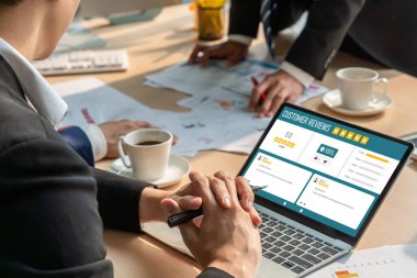 Şirket işleri için mod bilgisayar yazılımının müşteri deneyimi ve gözden geçirme analizi