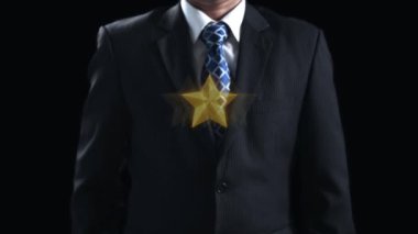 İş adamı müşteri memnuniyet değerlendirmesi verilerini analiz eder ve hizmet kalitesini artırmaya çalışır. Müşteri memnuniyeti ve sadakatini arttırmak için koz değerlendirmeleri. Kullanıcı Kimliği