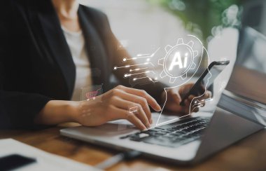 Yapay zeka mühendisliği, büyük veri ve yapay zeka makinesi kavramında yapay zeka beyin işlemcisiyle iş desteği için üretken yapay zeka kullanmayı öğrenen insan etkileşimi. EIDE