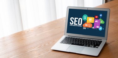 Model e-ticaret için SEO arama motoru optimizasyonu ve bilgisayar ekranında gösterilen çevrimiçi perakende işi