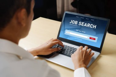 Çalışanların işe alım İnternet ağındaki iş fırsatlarını araması için mod web sitesinde online iş araması