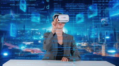 VR yenilik arayüzü dijital ağ teknolojisi görsel hologram sunucusu tarafından akıllı web sitesi geliştirme kodlayıcı veri seçimini analiz etmek için bilgisayar kodu yazan IT geliştiricisi. Kısıtlanma.