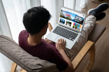 Model arama ve seyahat planlama için internet sitesi uçuş, otel ve tur rezervasyonları için anlaşma ve paket sunuyor