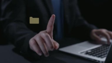 Yapay zeka sanal asistanı Chatbot ile yapay zeka konsepti ile insan etkileşimi, yapay zeka mühendisliği, LLM yapay zeka derin öğrenimi iş desteği için üretken yapay zeka kullanımı. Kullanıcı Kimliği