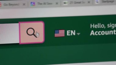 Kullanıcı başlığı imleç tıklama video arama çubuğunda cam simge büyüt farklı web sitesinde internet ağı kullanarak veri bulmak için. Kullanım için çevrimiçi teknoloji kavramı. Webography.