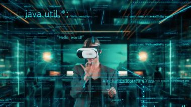 Finansal veri dünyası için kodlama araştırması yapan kadın VR geleceğin küresel arayüzü dijital bilgi ağı teknolojisi veri merkezindeki sanal hologram animasyonu. Kısıtlanma.