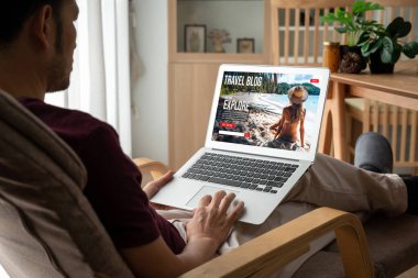 Online travel blog website provide travel tips and information on social media snugly where people can post, write and react to travel application