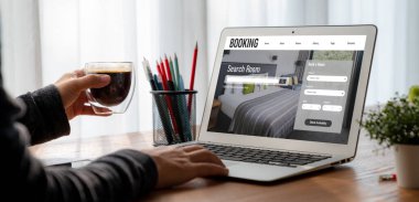 Çevrimiçi otel konaklama rezervasyon sitesi mod rezervasyon sistemi sağlar. Seyahat teknolojisi kavramı .