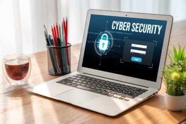 Bilgisayar ekranındaki siber güvenlik sistemi özel bilgileri bilgisayar korsanlarından ve siber saldırılardan koruyor.